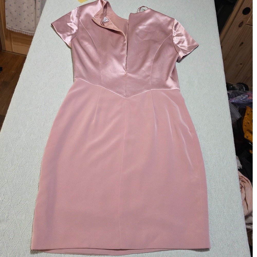 Black Tie Oleg Cassini Pink Satin Crepe Cocktail Dress Size 8 Short Sleeve Mini
